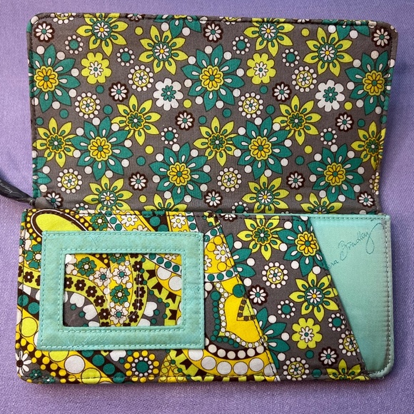 Vera Bradley long  wallet/Passport case/ NEW ! - Picture 1 of 4